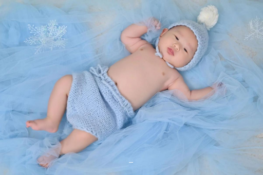 馆陶摸孕妇肚子沾喜气